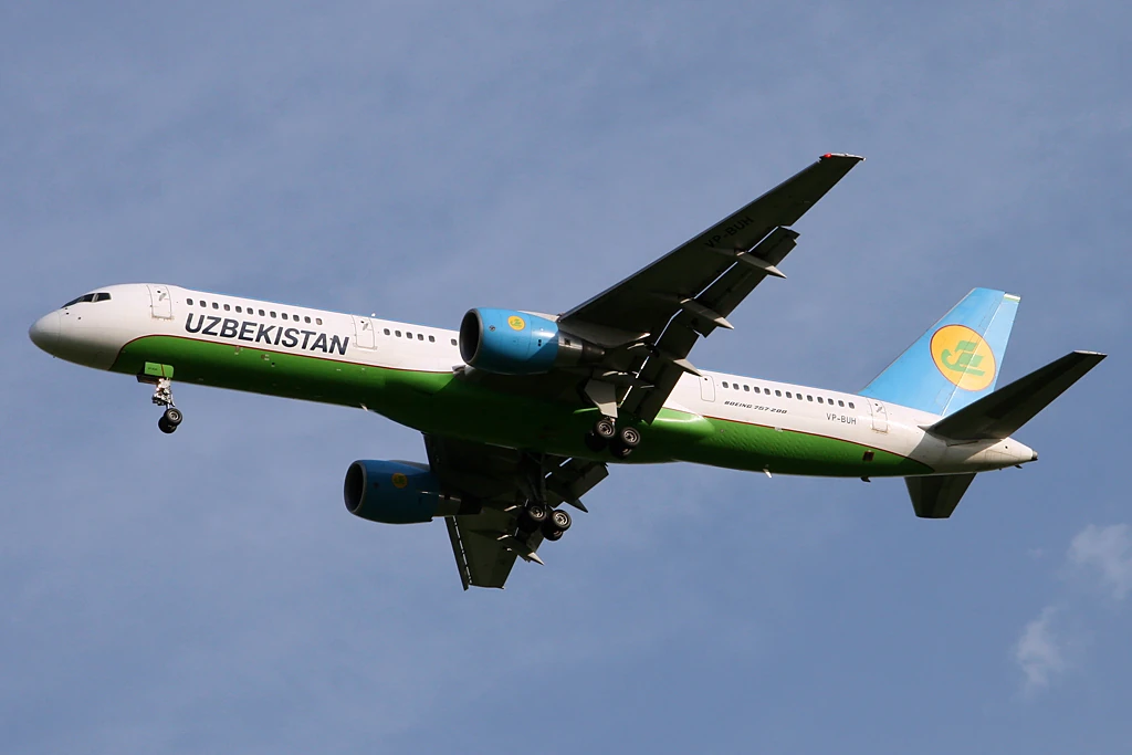 Boeing 757-200 Uzbekistan Airways