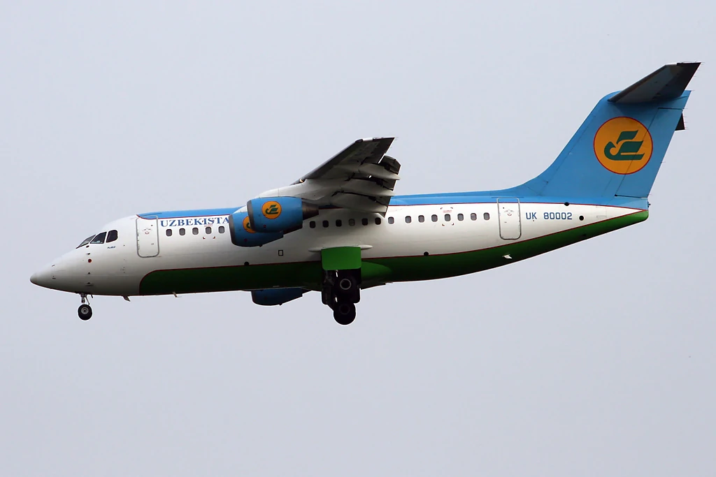 RJ85 Uzbekistan Airways