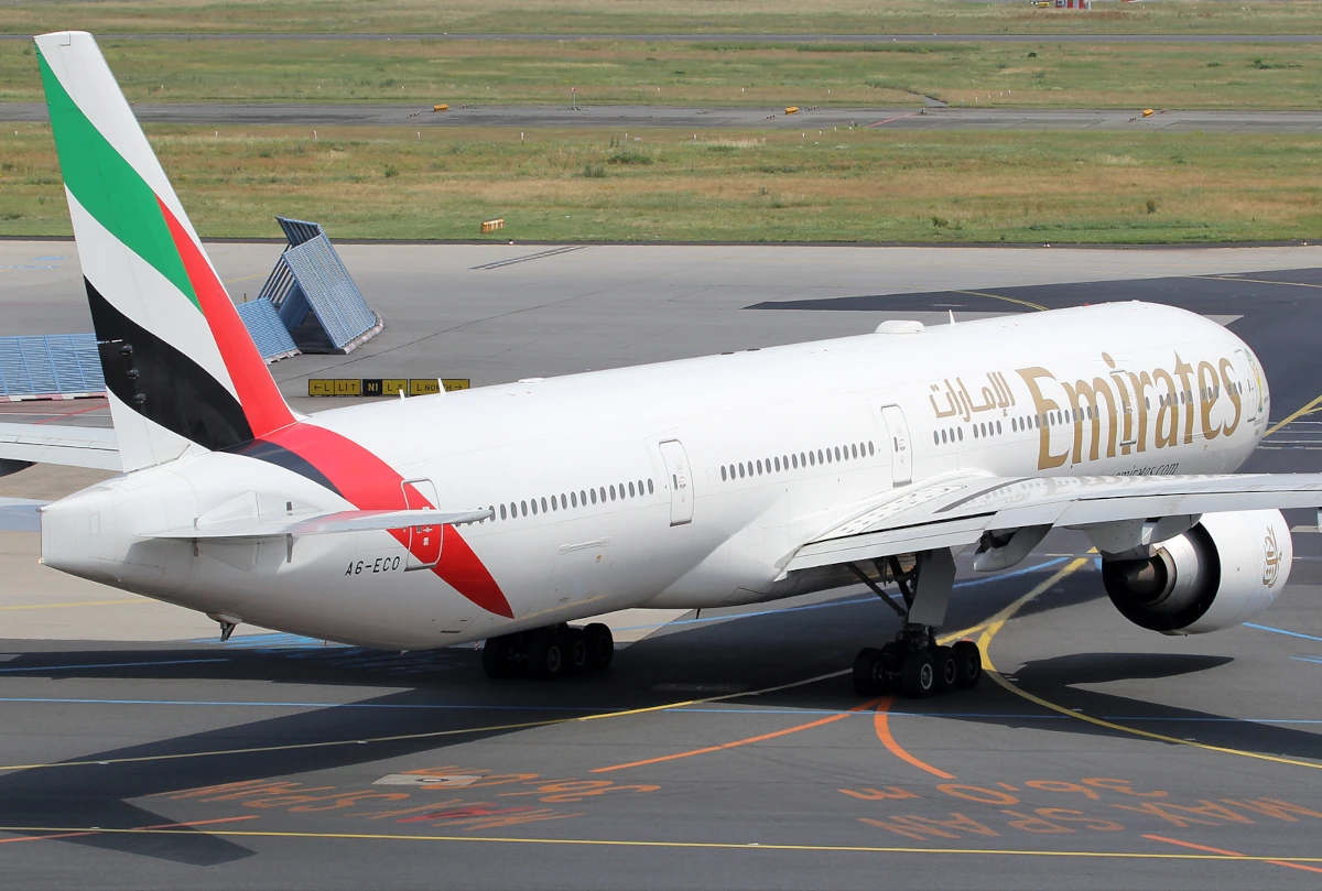 Boeing 777-300 Emirates A6-ECO