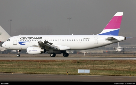 Airbus A320-233 Centrum Air